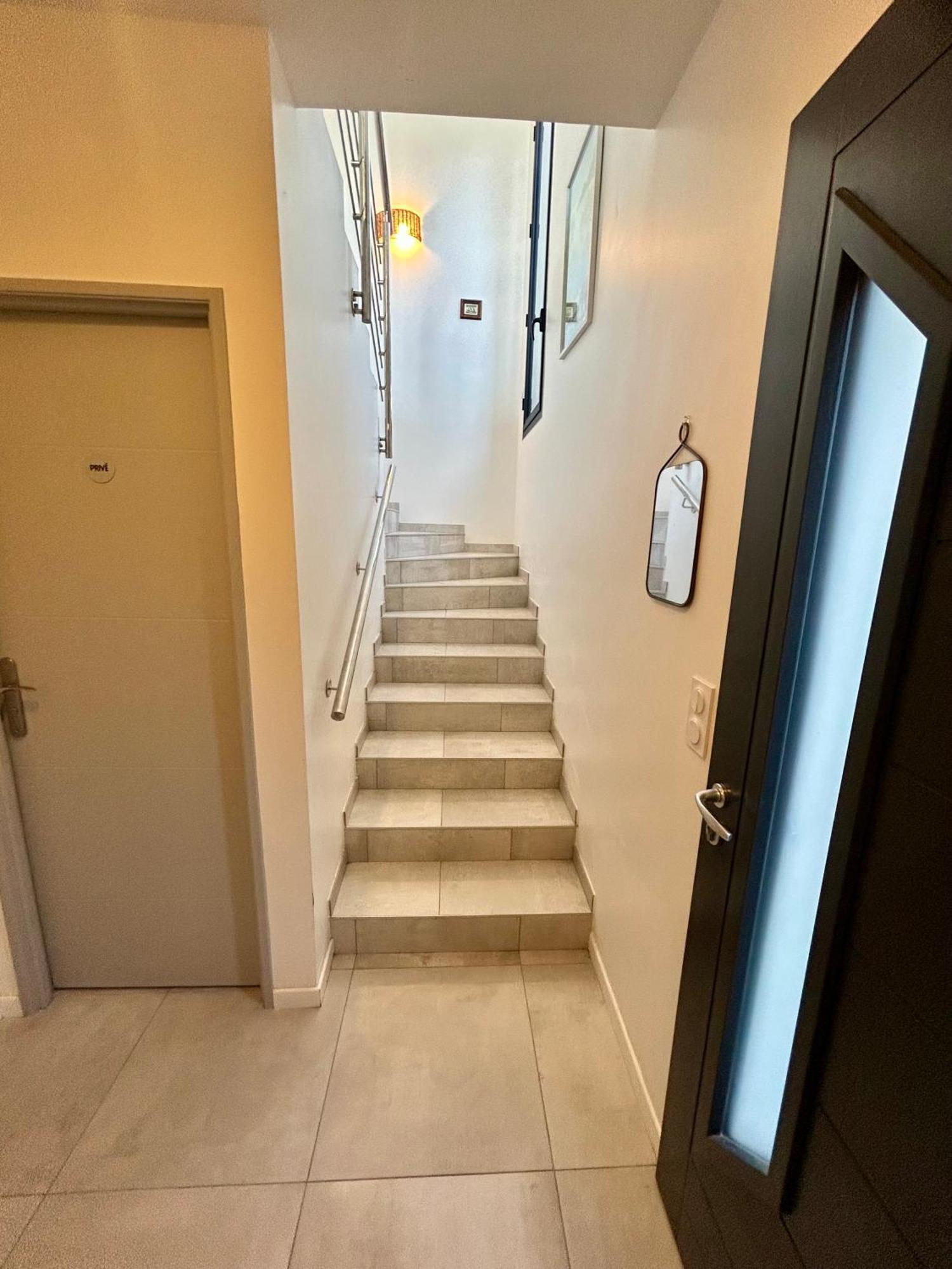 Appartement Luxe Le Levant Hyeres Exterior photo